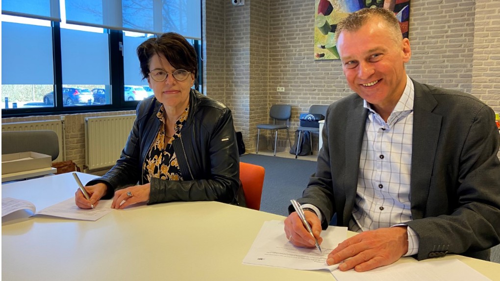 Afb: NOP en Urk ondertekenen nieuwe contracten WMO