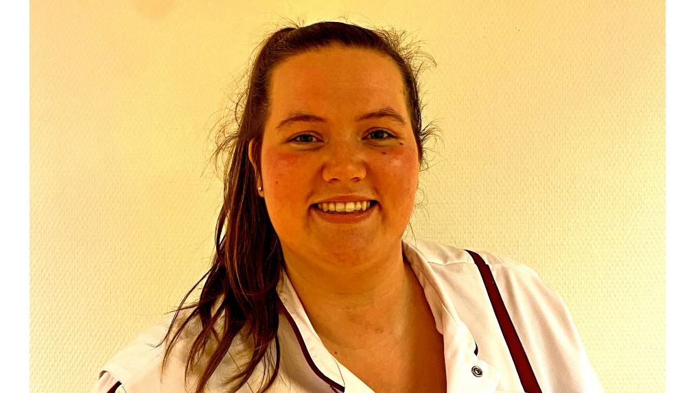 Afb: Verpleegkundige Rosanne in de revalidatie tijdens corona